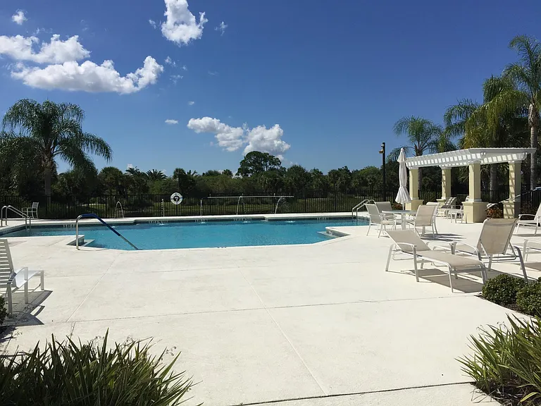 1614 White Breeze Cv — Photo 24