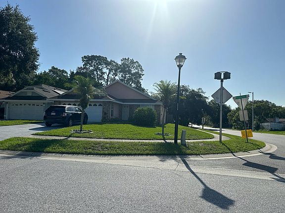 3rd image of 6501 Meritmoor Cir
