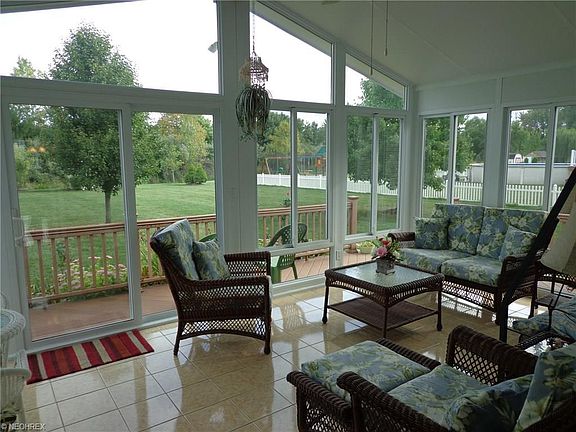 5th image of 34931 Cambridge Dr