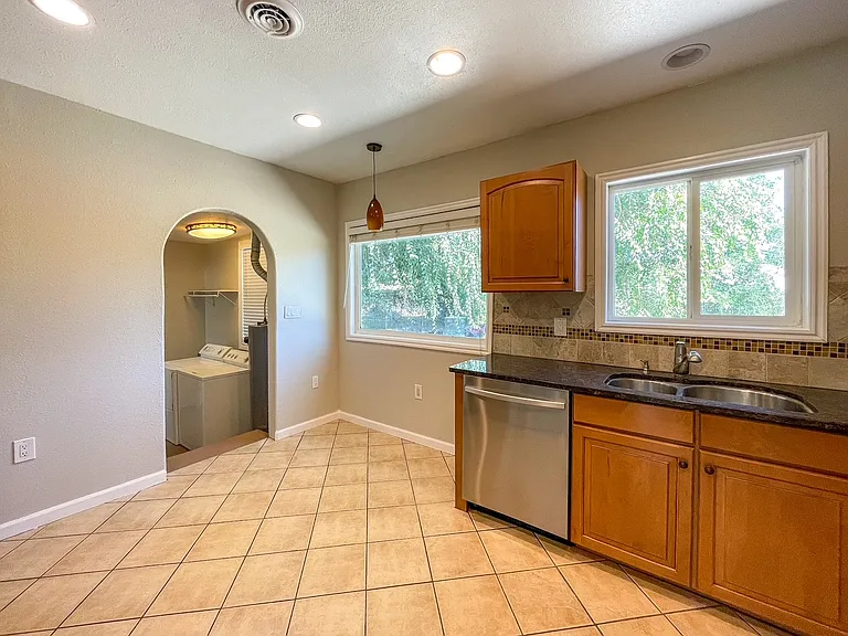 2928 S Leadville Ave — Photo 11