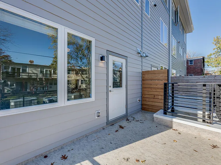 2201 40th Pl NW #3 — Photo 8