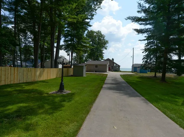1797 Douglas Dr Lot 39&40, Tawas City, MI 48763