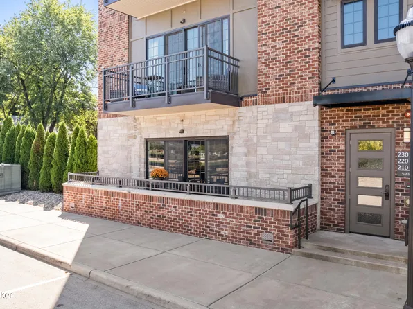 210 Mulberry St, Jeffersonville, IN 47130