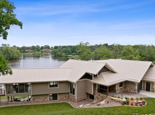 E12653 Weigands Bay S, Merrimac, WI 53561