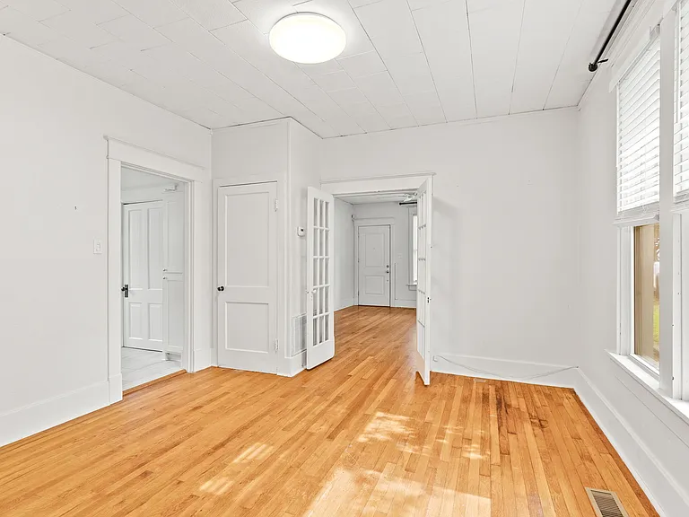 4905 Lee Ave — Photo 26
