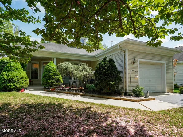 26 Spring Meadow Drive, Lakewood, NJ 08701