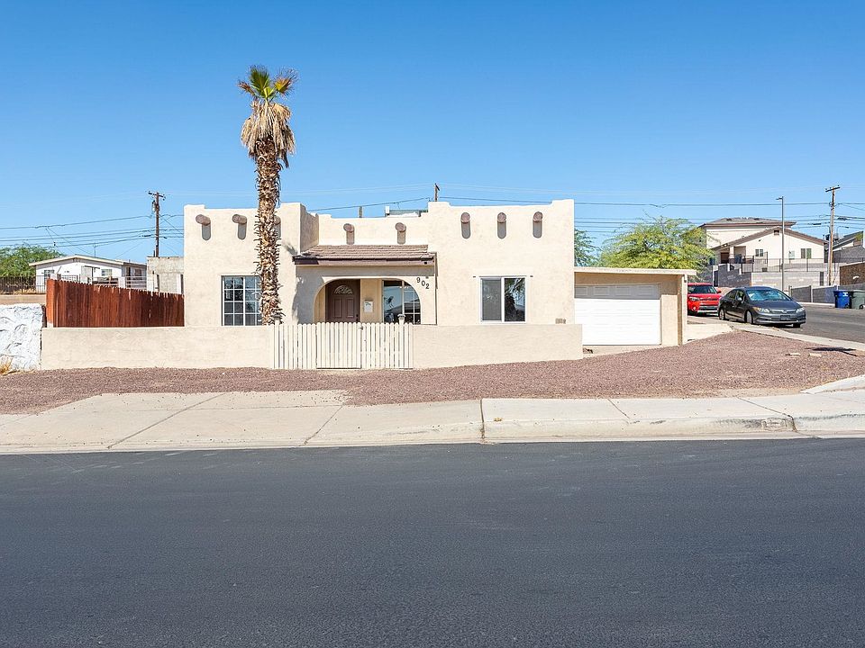 1st image of 902 S 1st Ave