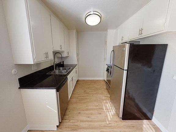 3rd image of 625 N Sycamore Ave APT 110
