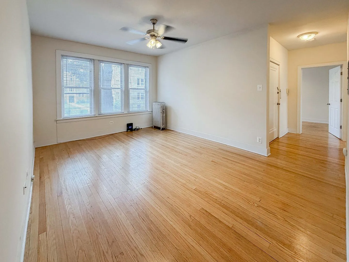 2 bed, 910 sqft, $2,595 — Photo 1