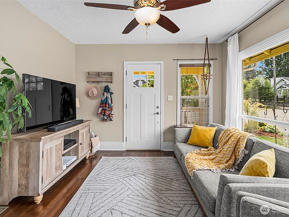 3rd image of 4919 N 43rd Street