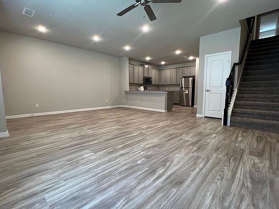 3rd image of 3504 Brentwood Dr