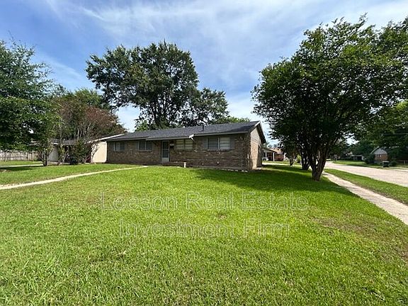 2nd image of 3437 Red Bud Ln