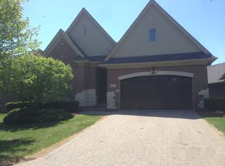 5626 Pembrooke Xing, West Bloomfield, MI 48322