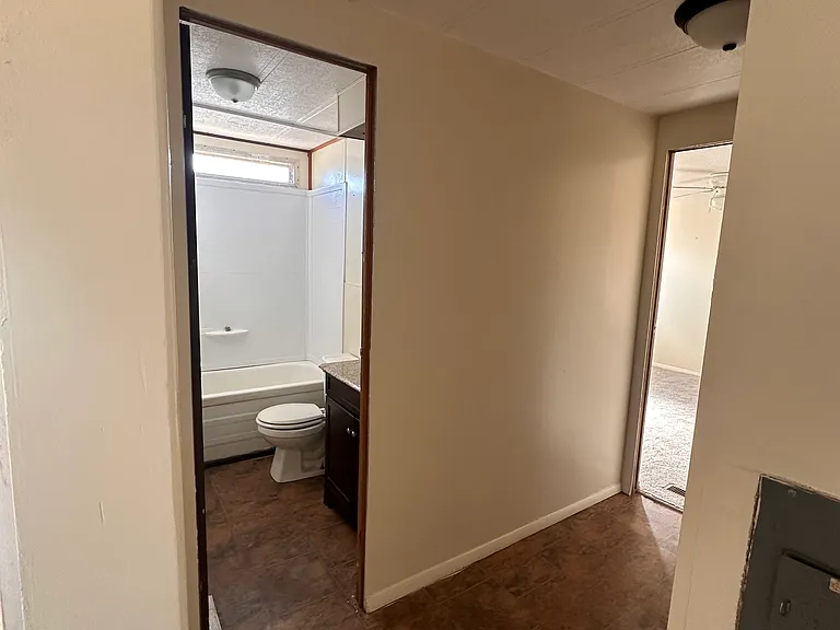 1813 Los Lentes Rd NE — Photo 3