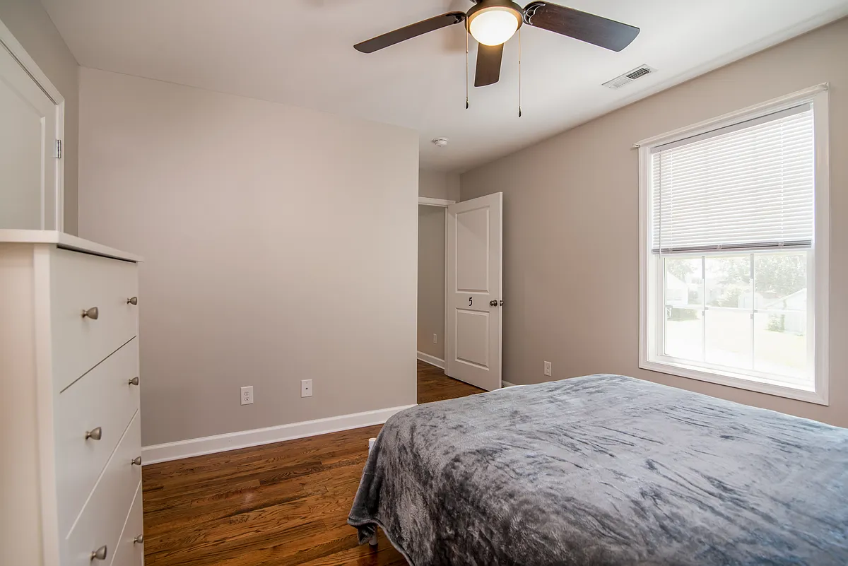 Building Photo - 103 Williams St #3