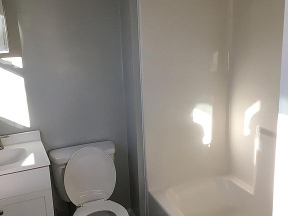 5th image of 2405 Lafayette Blvd #B