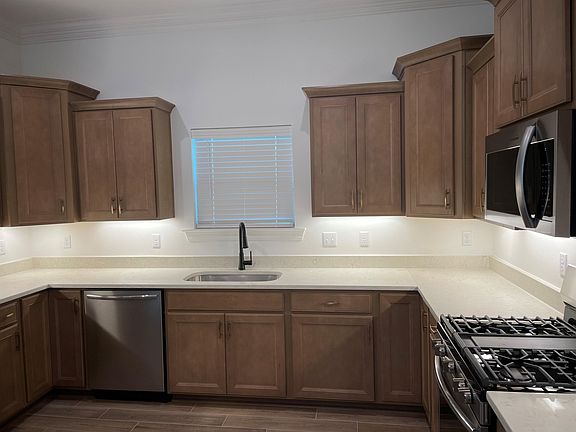 2nd image of 500 Rue Evangeline