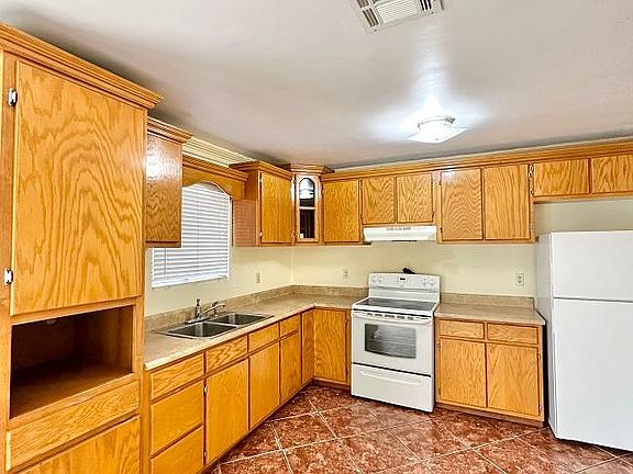 3rd image of 2432 S 18th Ave