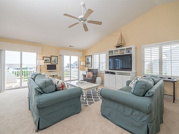 5th image of 202 Robin Ave #B