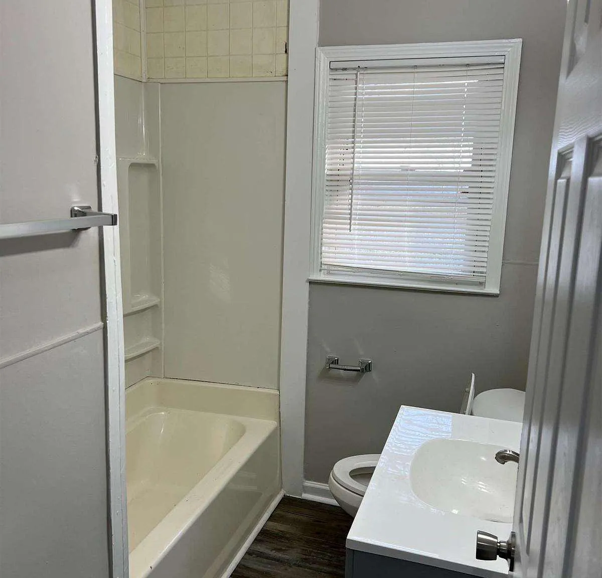 2 bed, 1.0 bath, 925 sqft, $1,236 — Photo 4