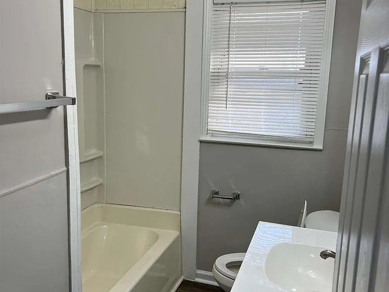 60 Azalea Dr — Photo 4