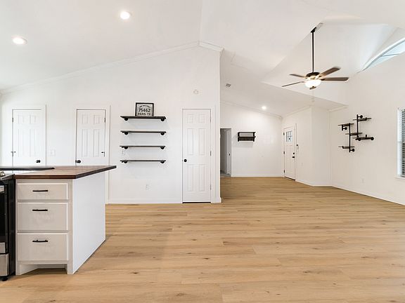 5th image of 10891 Farm Road 1497