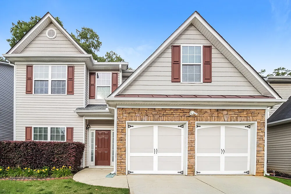 3 bed, 2.5 bath, 2174 sqft, $2,990 — Photo 1
