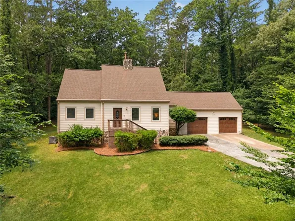 208 Nacoochee Dr, Woodstock, GA 30188