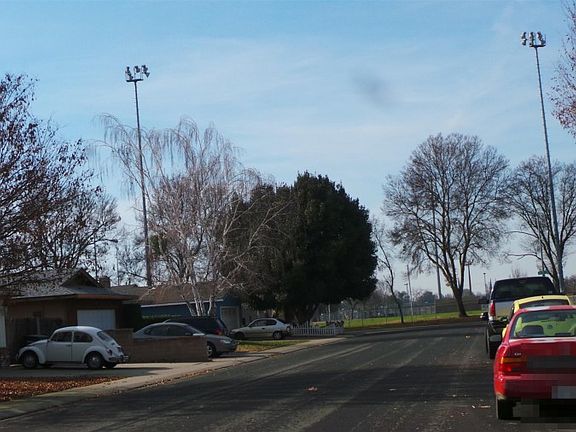 4th image of 2813 Bluebird Dr