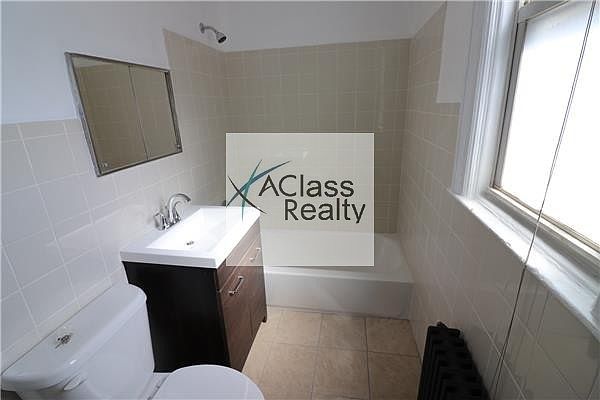 1st image of 522 50th Ave #2G