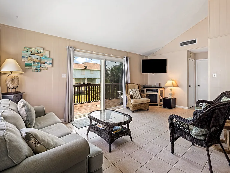 13735 Pirates Beach Blvd — Photo 6
