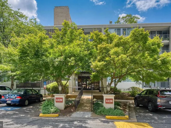 4420 Briarwood Ct N APT 24, Annandale, VA 22003