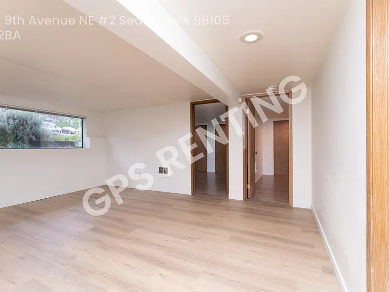 5302 9th Ave NE #2 — Photo 7