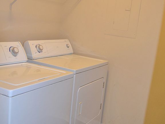 Washer/Dryer Included