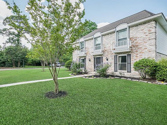 REMODELED SUMMER -- 2016. ALL NEW KITCHEN AND UPDATED BATHS. 1ST FLOOR IS ALL UPGRADED TILE AND CARPET UPSTAIRS. 4-BEDROOMS.