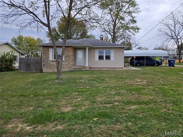 105 S Oak St, Dixon, MO 65459