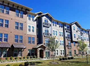 700 E Algonquin Rd #2306, Schaumburg, IL 60173