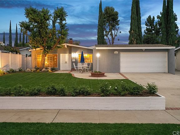 4th image of 22941 Valerio St