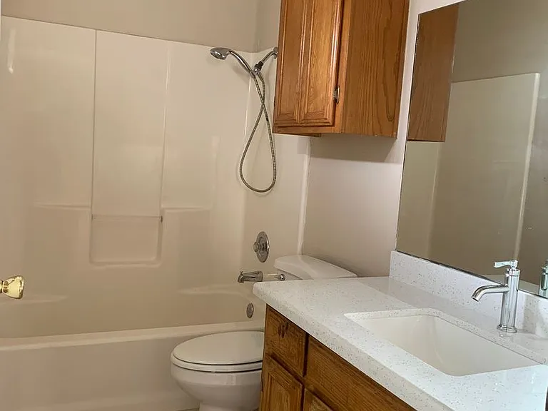 1714 Lexington Cir — Photo 6