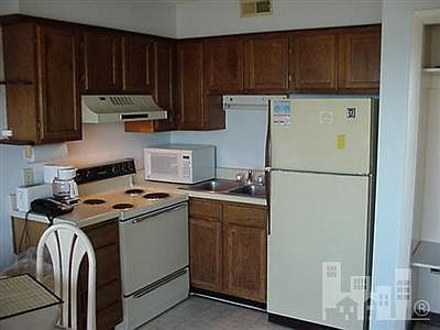 5th image of 222 N Carolina Beach Avenue #112