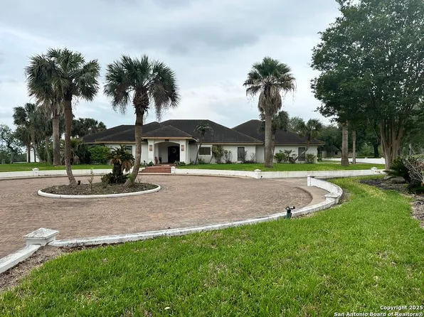 1309 Houston Street, George West 78022