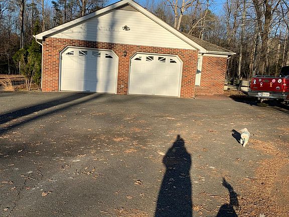 Attached 2 car garage