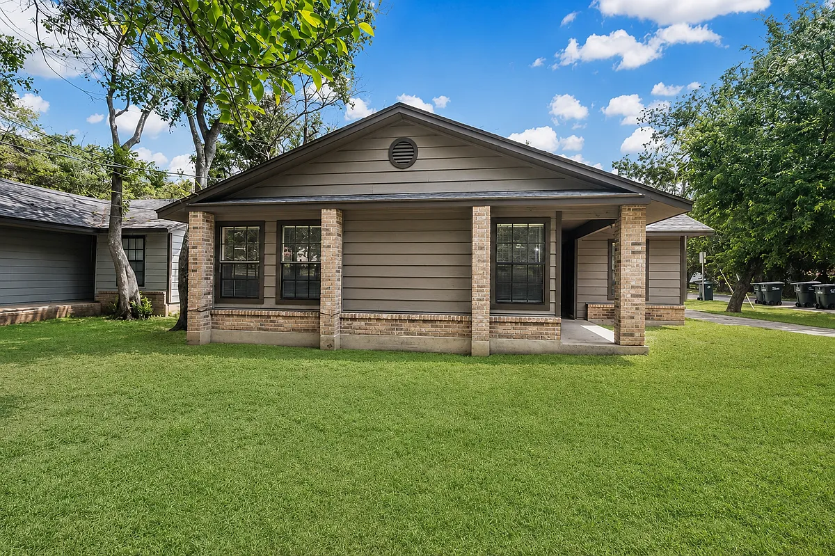 3 bed, 2.0 bath, 1230 sqft, $1,900 — Photo 4