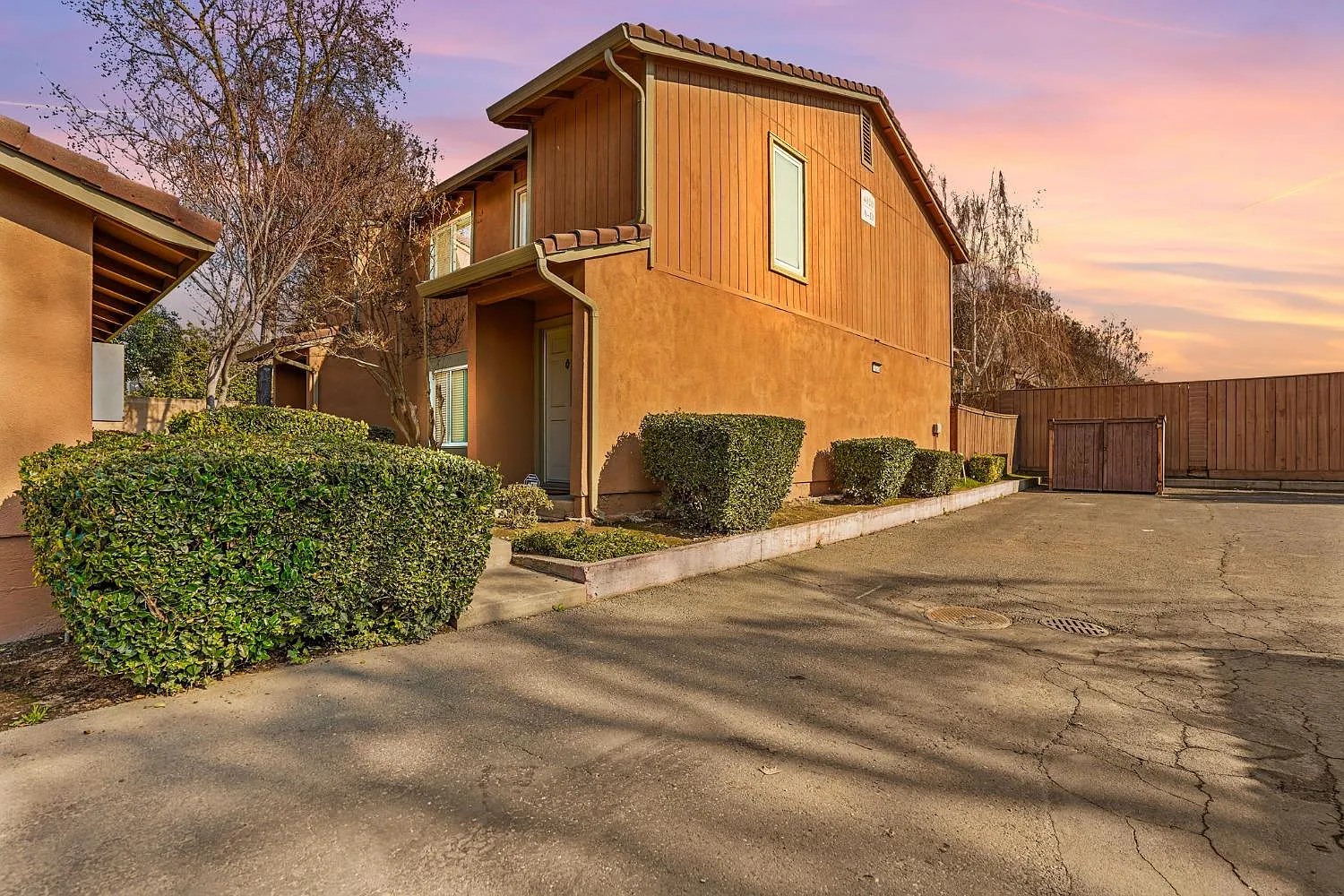 4020 Elmo Loop APT D photo 1