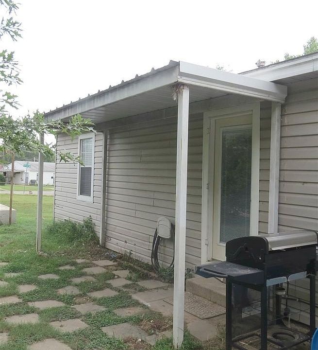 2nd image of 604 North Dr