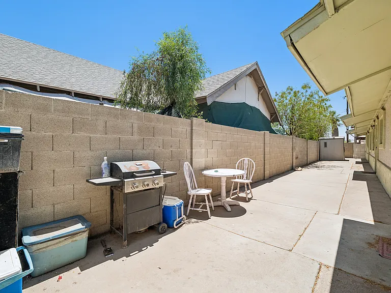 2133 W Adams St #3 — Photo 22