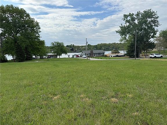 2nd image of 1576 Lake Viking Ter