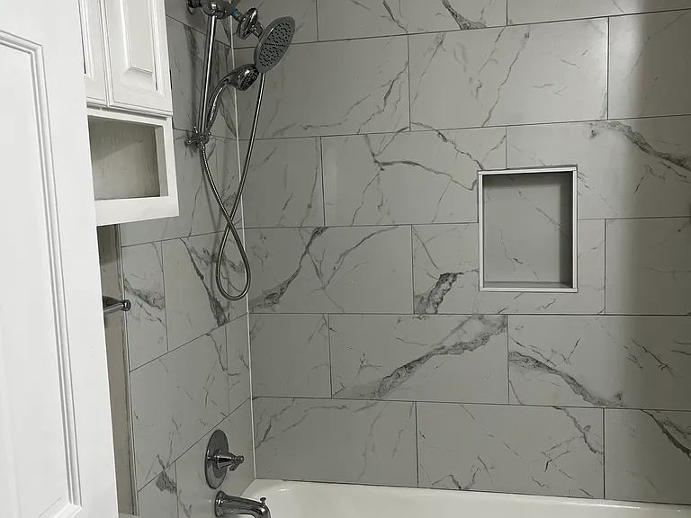 326 E Young Pl — Photo 20