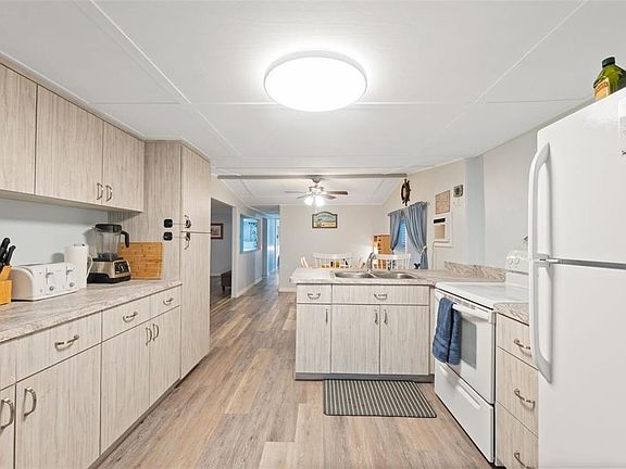 5th image of 5527 DARLENE STREET