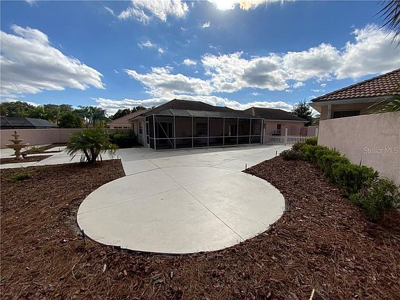 3rd image of 903 San Benito Ln